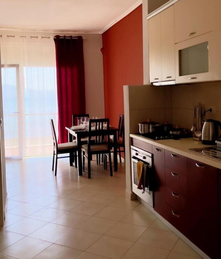 Apartament Red Flamingo Wlora